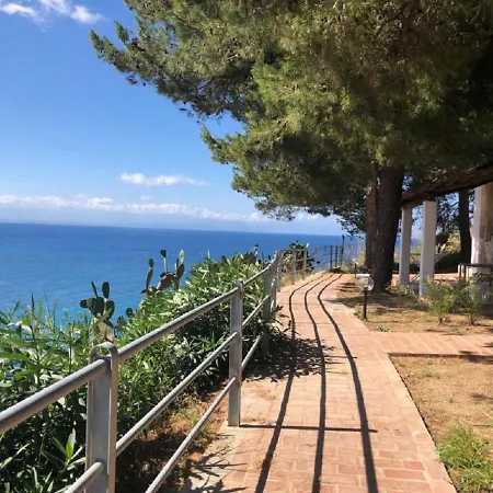 B&B Le Terrazze Capo Vaticano 산타마리아
