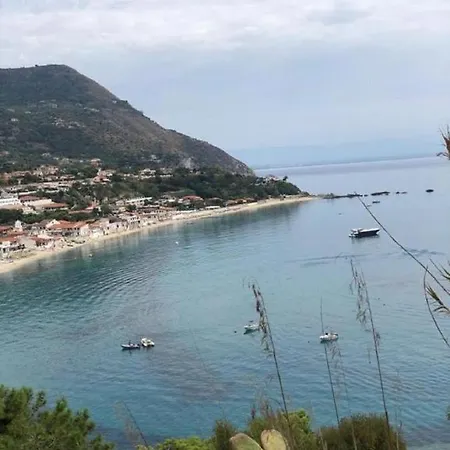 Le Terrazze Capo Vaticano * Santa Maria