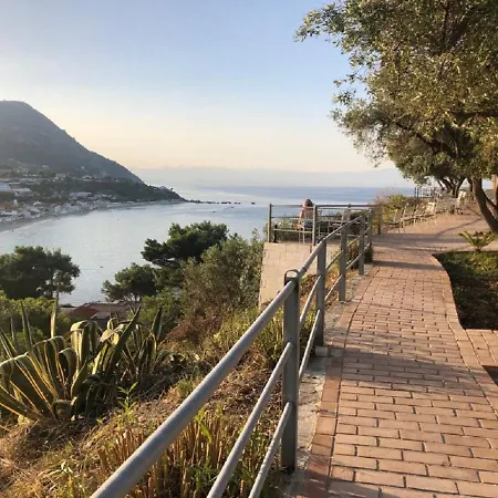 Le Terrazze Capo Vaticano * 산타마리아